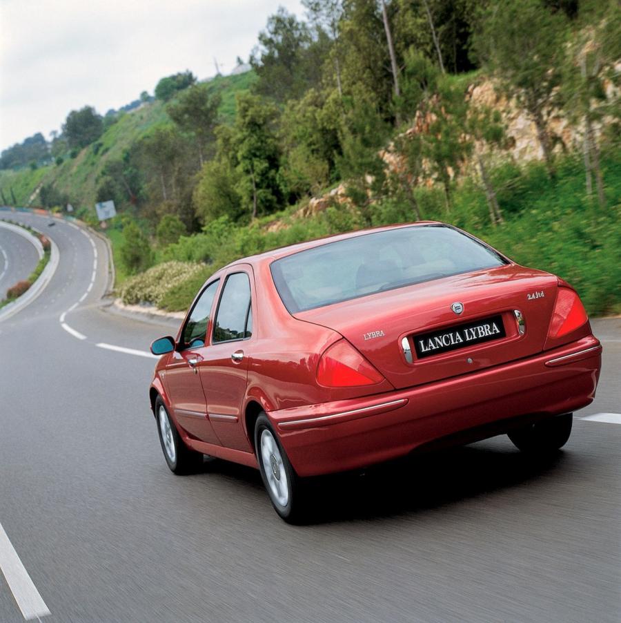  Lancia Lybra 1999 года  (фото 6 из 67)